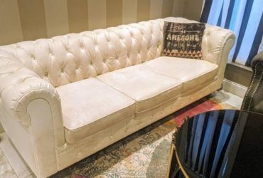 Free white tufted sofa (Bed-Stuy near Broadway Junction)