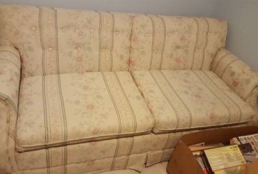 FREE ! QUEEN SIZE SLEEPER SOFA BED WITH SHEET SET FREE ! (Kissimmee)