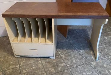 Free wooden filing desk (Longwood)