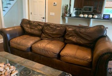 Free leather couch and loveseat (Winter Park)