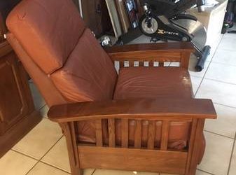 Free chair (Kendall)
