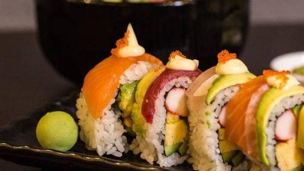 Cashiers, Sushi Chef Trainees, Assistants, Food prep sushi bar (ORLANDO)