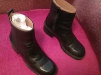 Boots ladies-3 different pairs-size 8 (New Brighton Staten Island)