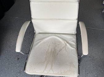 Free White Leather Office chair (Town and country)