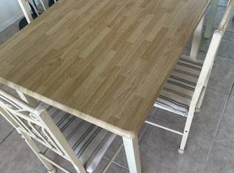 Free dining room table (North Miami)