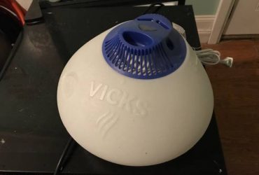 Vicks room humidifier (Eustis)