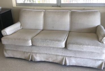 Free Linen Sofa (Rio Vista)