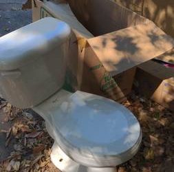 Free working toilet nothing wrong with it (1693 2nd Avenue North 33713)