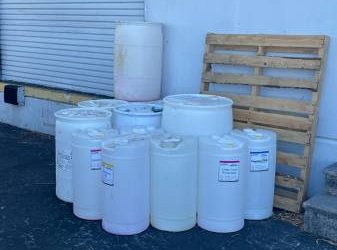 FREE Various size Drums / Barrels, 15 gal, 30 gal, and 55 gal (Tampa)