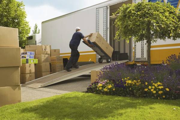 MOVERS/DRIVERS (NON CDL) NEEDED Based on experience $17.00-$25.00/hr, (Hollywood)