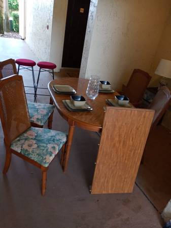 Dining table and chairs (Curry Ford)