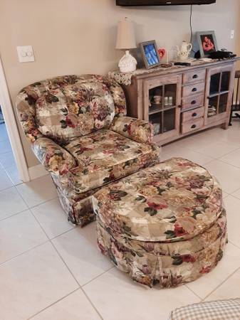 Free Furniture (Delray Beach, FL)