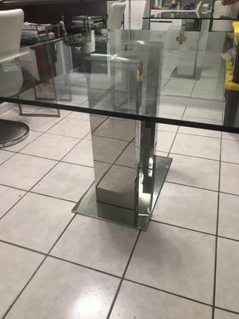 FREE GLASS TABLE (Kendall)