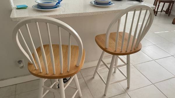 Free and for sale Furniture (Delray Beach)