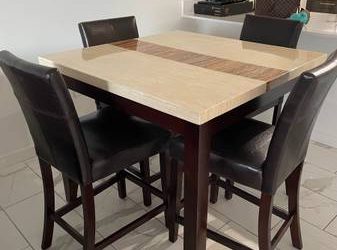 Dinning Room Table (Boca raton)