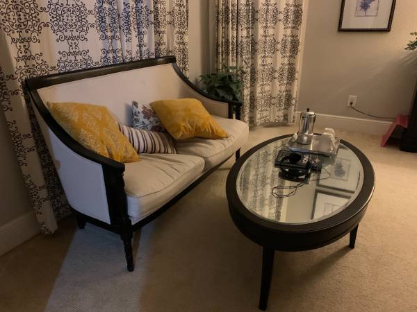 Moving out – Free sofa (NW Houston)