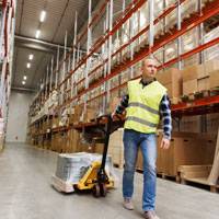 Warehouse worker for distribution company needed-CAN START IMMEDIATELY  $15(Doral)