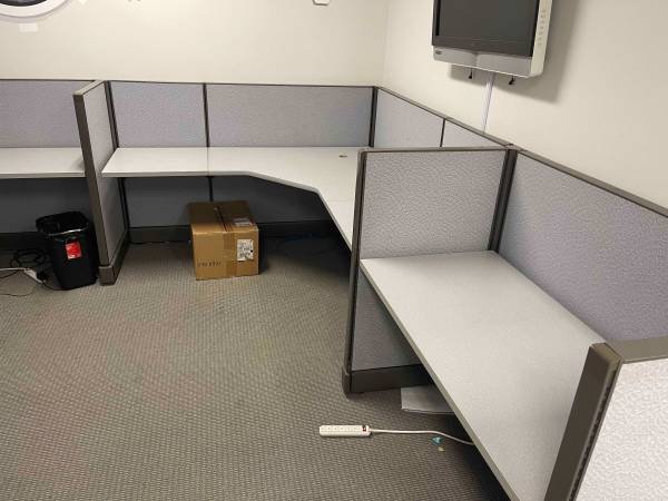 Pickup Only, FREE  Cubicles, 1 Table, Whiteboards (Intersection Bryant Irvin and Camp Bowie)