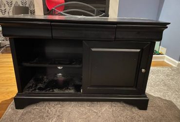 TV stand perfect condition (Stamford)