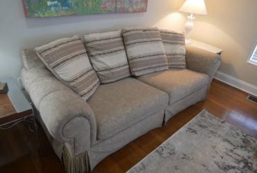 Two sofas and an end table -good condition (West Palm Beach)