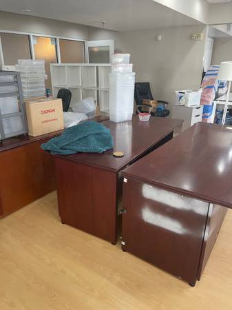 Desks, chairs and filing ( MIAMI)