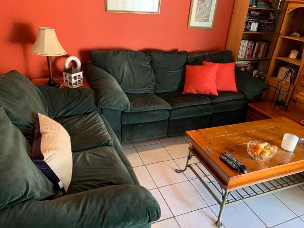 Free living room set (North Miami Beach)