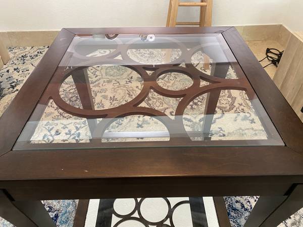 End table (Brickell)