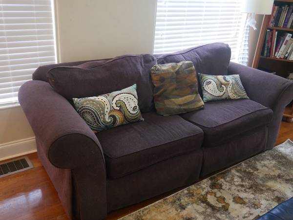 Two sofas and an end table -good condition (West Palm Beach)
