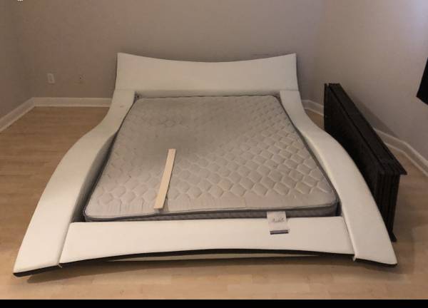 Bed frame modern low profile (Fort Lauderdale)