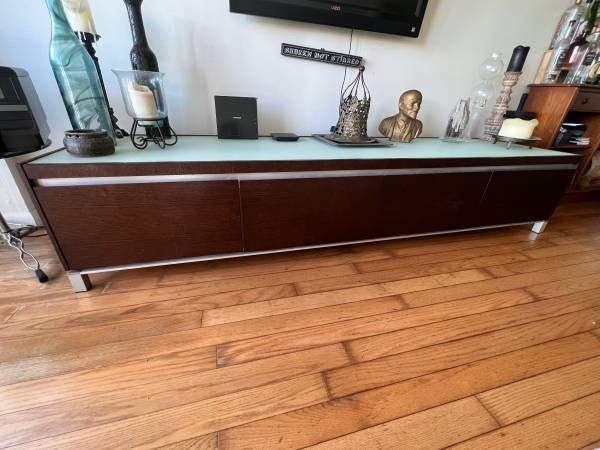 FREE FROSTED GLASS, CHROME & WOOD ENTERTAINMENT CENTER (Edgewater)