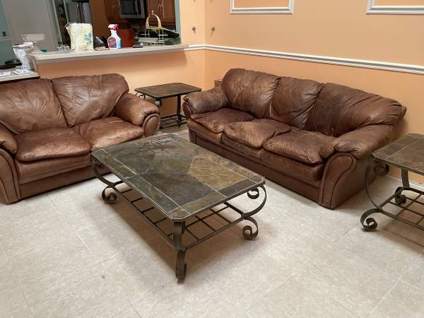 FREE Furniture, Coffee Table, & 2 End Tables – Come pick up~ (Lake Worth)