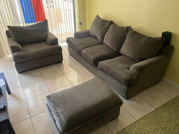 Free Sofa Set (Miami Beach)