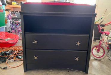 Free Dresser/Changing Table (Clermont)