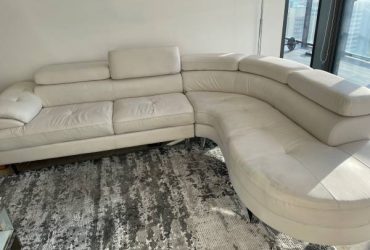 Free couch (Miami)