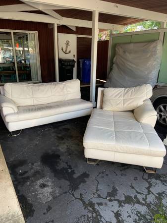 2pc White Leather Sectional (Coral Shores)