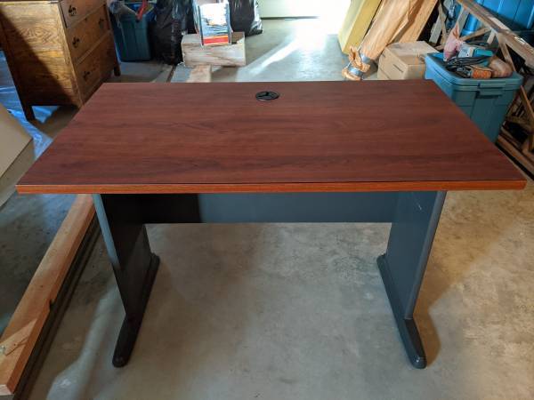 Computer Table-FREE.