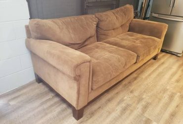 FREE COUCH IN MAITLAND