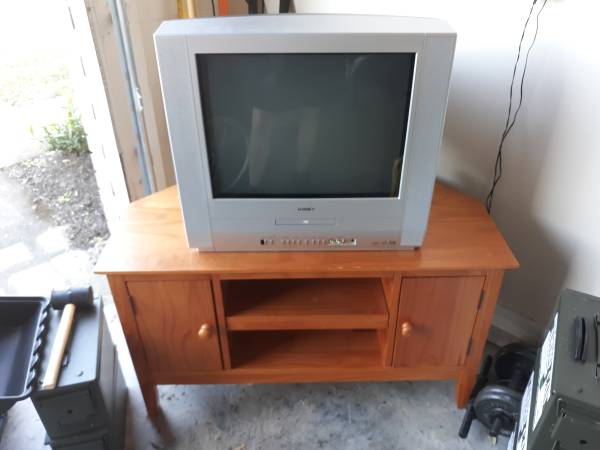 Console tv and stand (Deltona)