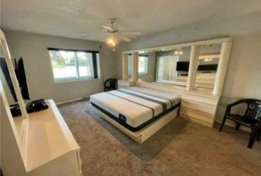 FREE Contemporary bedroom set with king size platform bed -no mattress (Tamarac)
