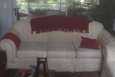 2 free couches (Orlando)
