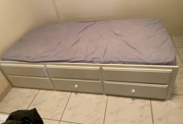 Reclinable chair, small bed with drawers etc (Sunrise)