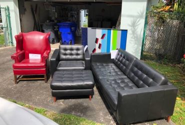 FREE sofa & chairs (Hollywood Lakes)