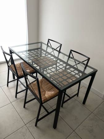 IKEA dining set— FREE (Coral gables)