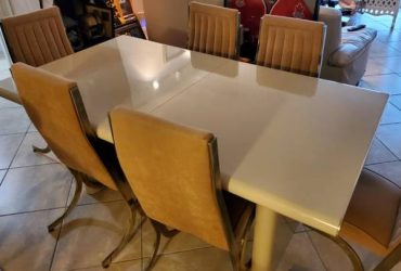 Classic Vintage 80's dining table and chairs (FT LAUDERDALE)