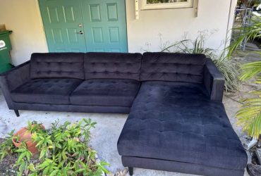 Sectional Sofa (dark gray) – small tear in fabric (Palmetto Bay)