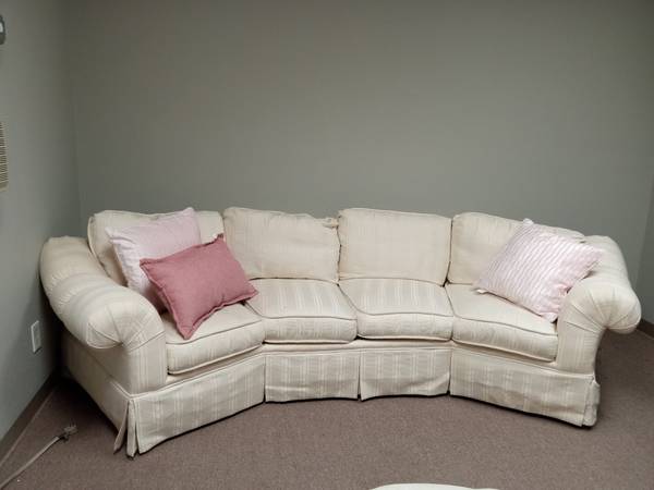 Couch (Willowbrook)