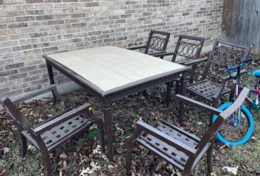 Patio table and 6 chairs (Pflugerville)