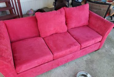 Free Gallery Furniture Couch (Conroe)