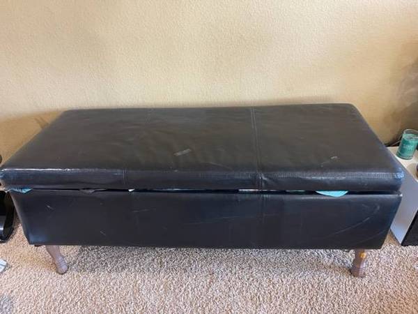 Free office chair, loveseat, ottoman (Bee cave)