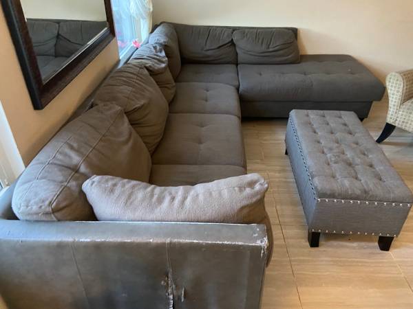 Sofa set 4 units for free pick all (Miami)